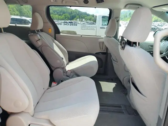 2014 TOYOTA SIENNA LE  