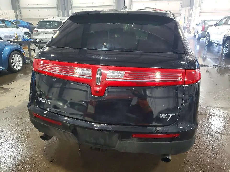 2011 LINCOLN MKT   
