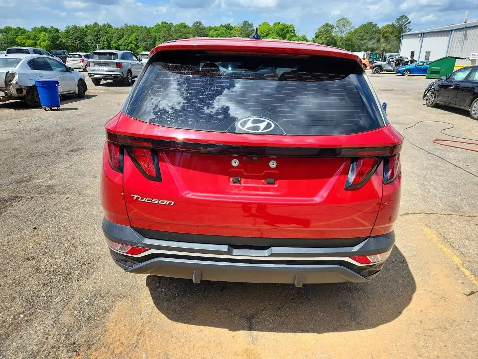 2022 HYUNDAI TUCSON SE  