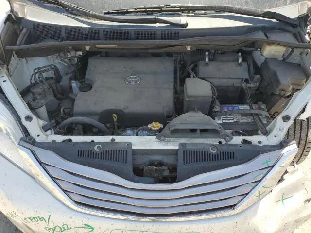 2015 TOYOTA SIENNA XLE  