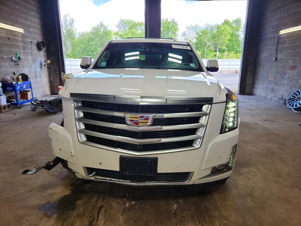 2016 CADILLAC ESCALADE LUXURY  