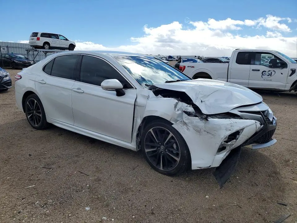 2020 TOYOTA CAMRY XSE  