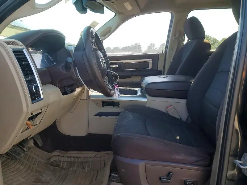 2016 RAM 1500 SLT  