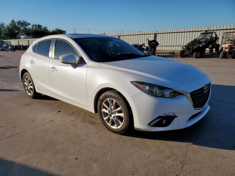 2016 MAZDA 3 TOURING  