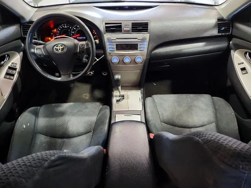 2011 TOYOTA CAMRY SE  