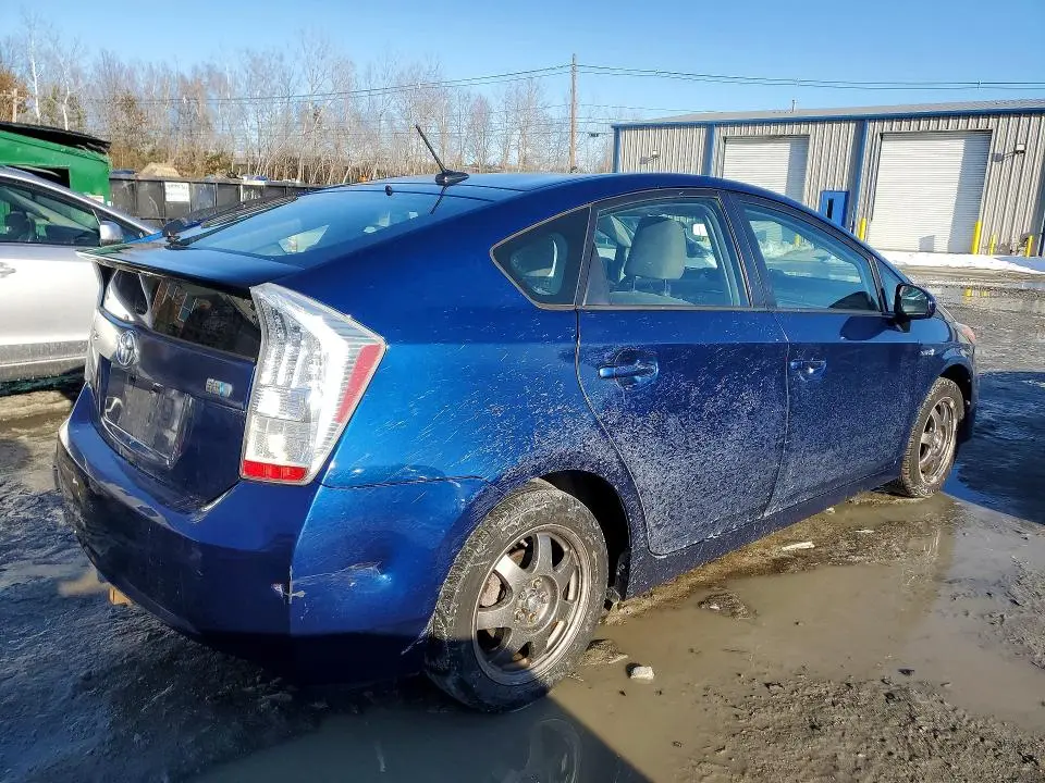 2010 TOYOTA PRIUS III  