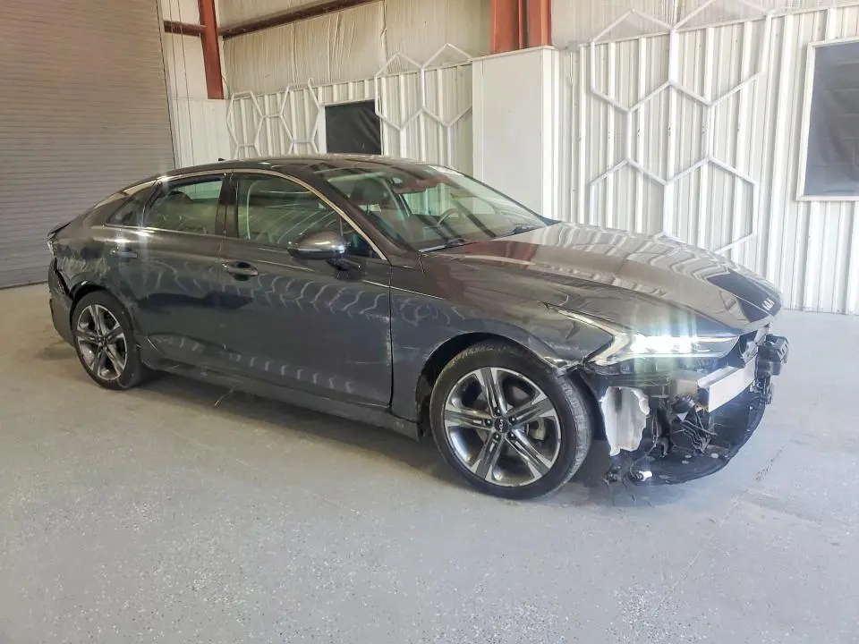 2022 KIA K5 EX  