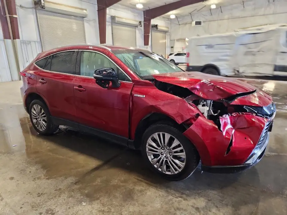 2021 TOYOTA VENZA XLE  