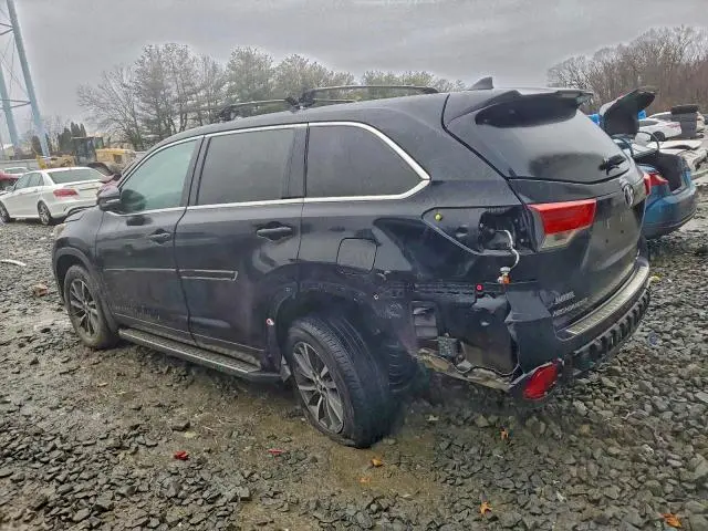 2018 TOYOTA HIGHLANDER SE  