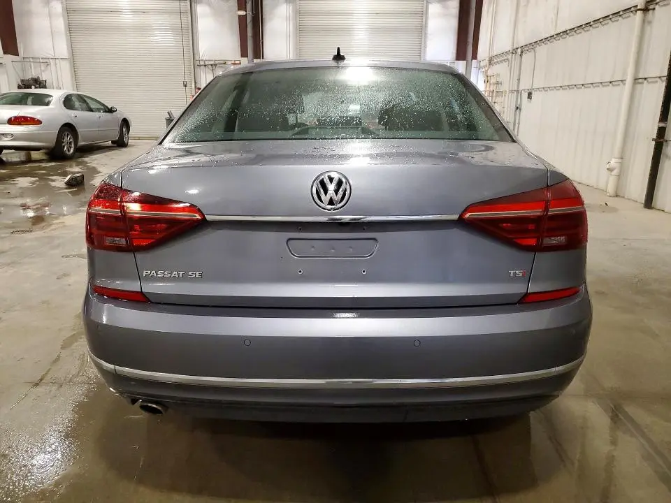 2017 VOLKSWAGEN PASSAT SE  
