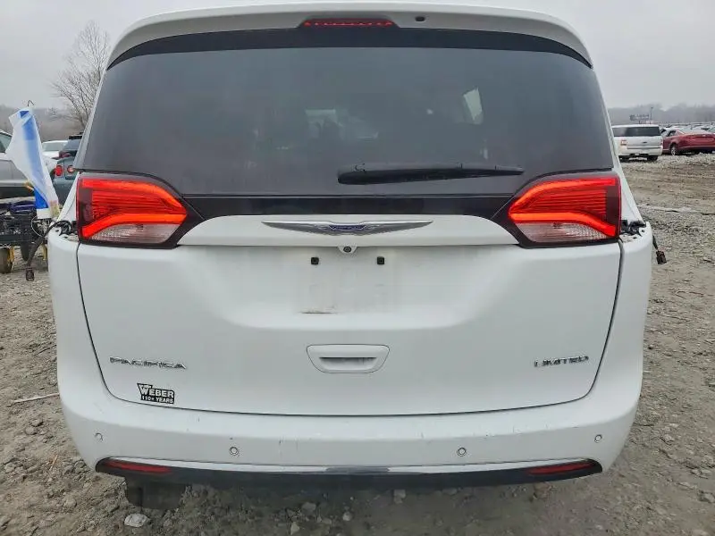 2019 CHRYSLER PACIFICA LIMITED  
