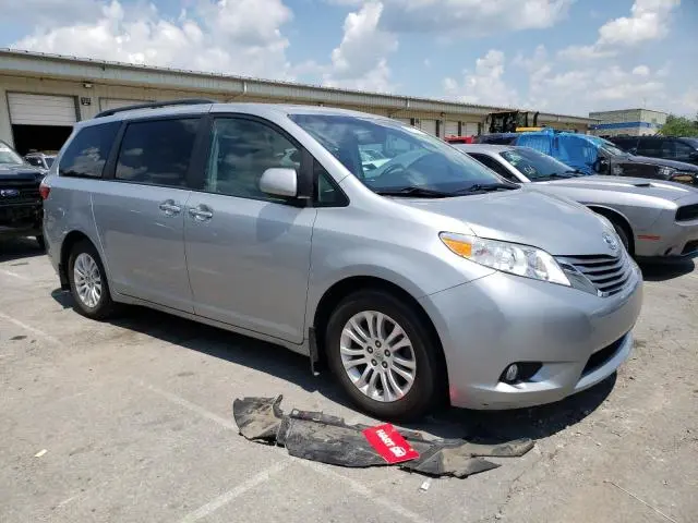 2015 TOYOTA SIENNA XLE  