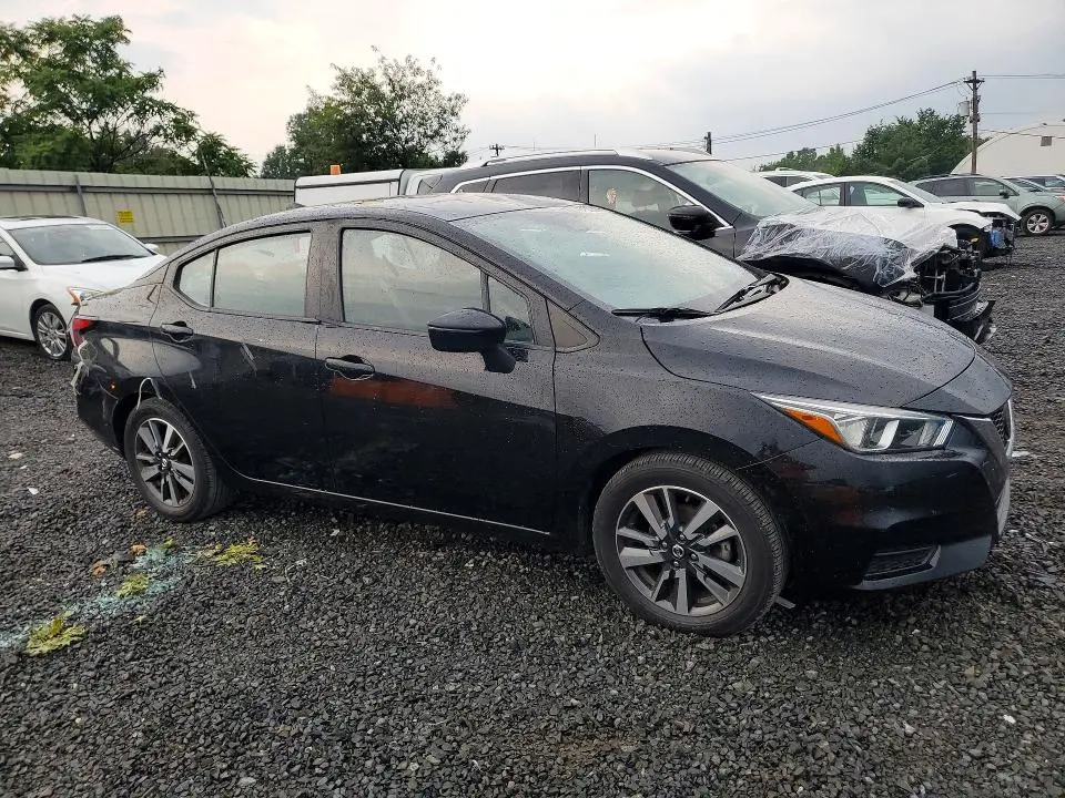 2021 NISSAN VERSA SV  