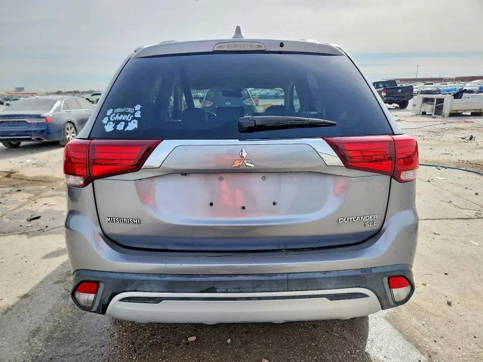 2019 MITSUBISHI OUTLANDER SE  