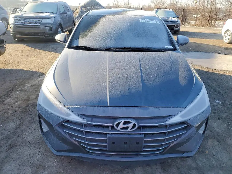 2020 HYUNDAI ELANTRA SEL  