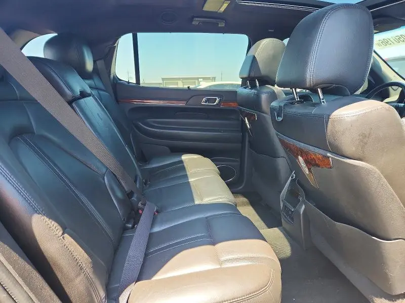 2015 LINCOLN MKT   