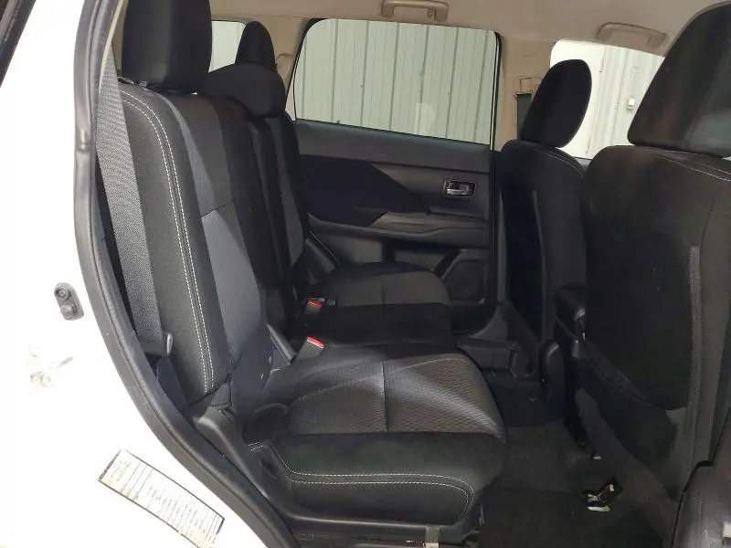2018 MITSUBISHI OUTLANDER SE  