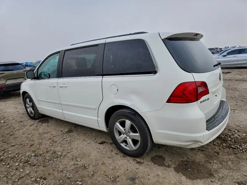 2011 VOLKSWAGEN ROUTAN SE  