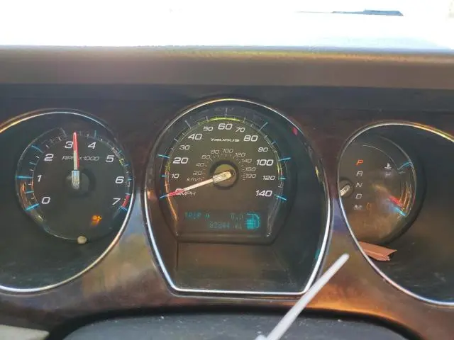 2010 FORD TAURUS LIMITED