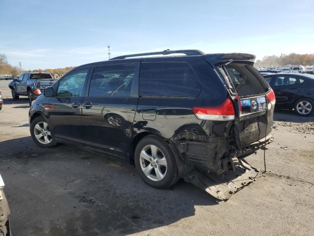 2011 TOYOTA SIENNA LE