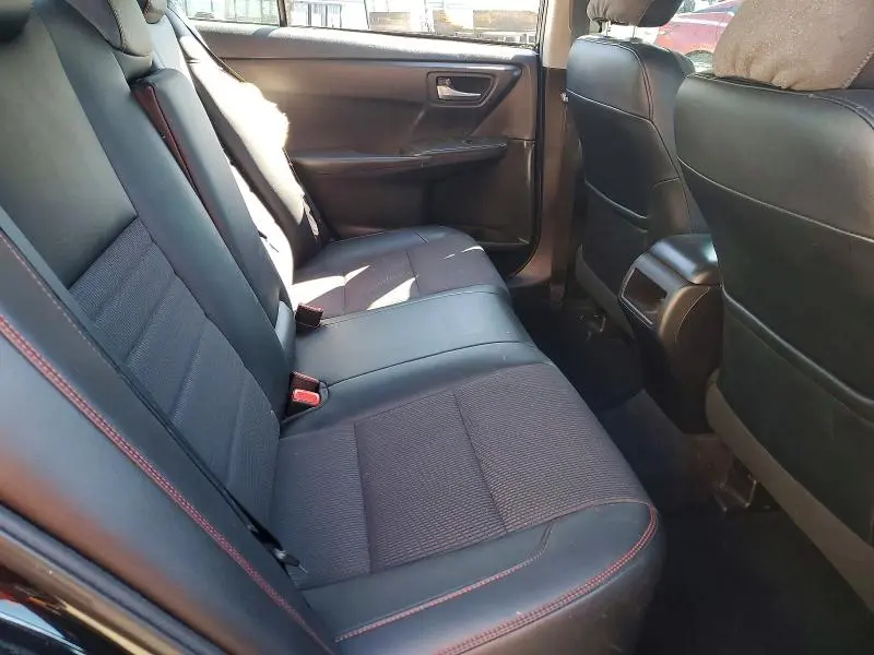 2017 TOYOTA CAMRY SE  