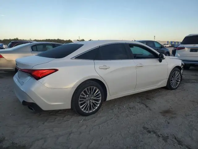2019 TOYOTA AVALON XLE  