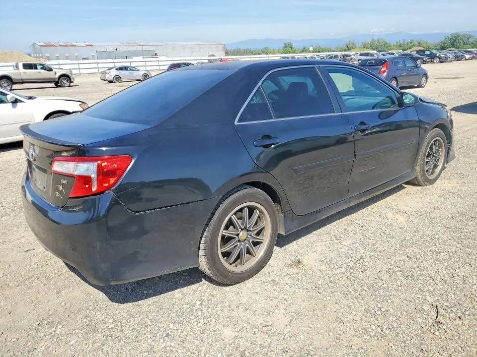 2013 TOYOTA CAMRY SE  