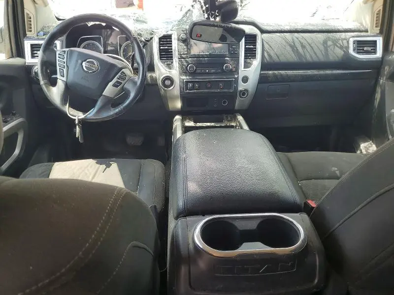 2017 NISSAN TITAN SV  