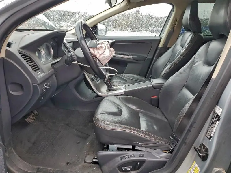 2013 VOLVO XC60 3.2  