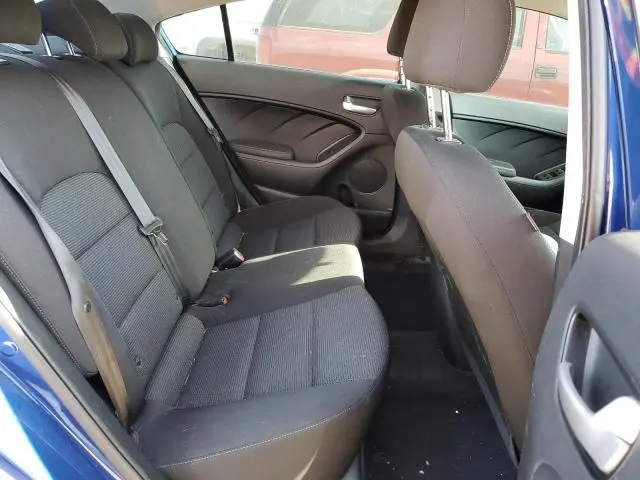 2017 KIA FORTE LX  