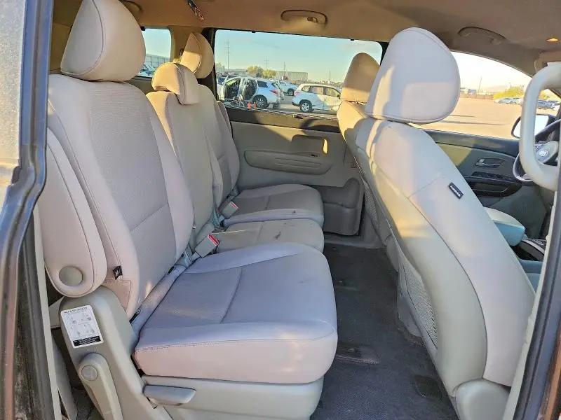 2016 KIA SEDONA LX  