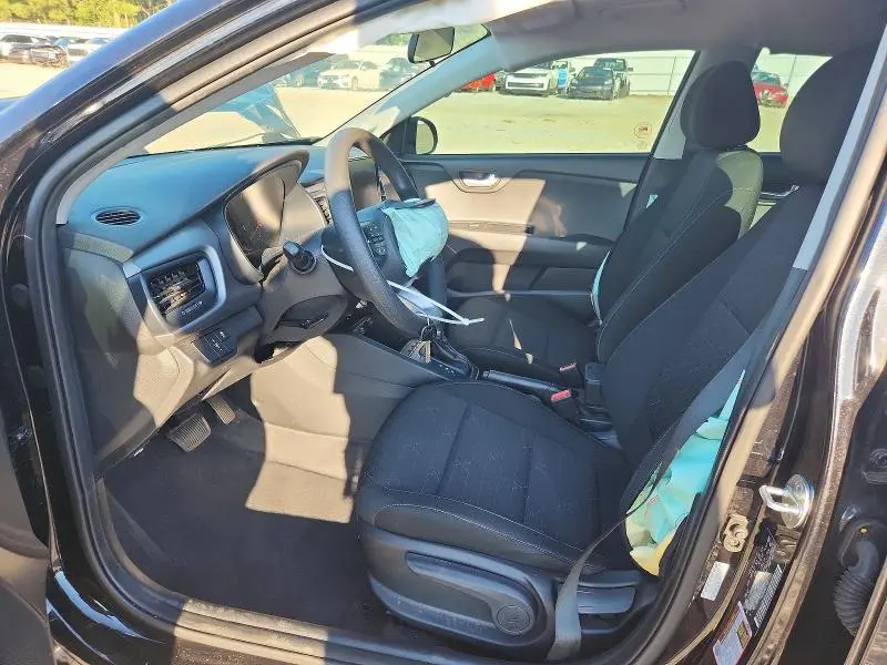 2021 KIA RIO LX  