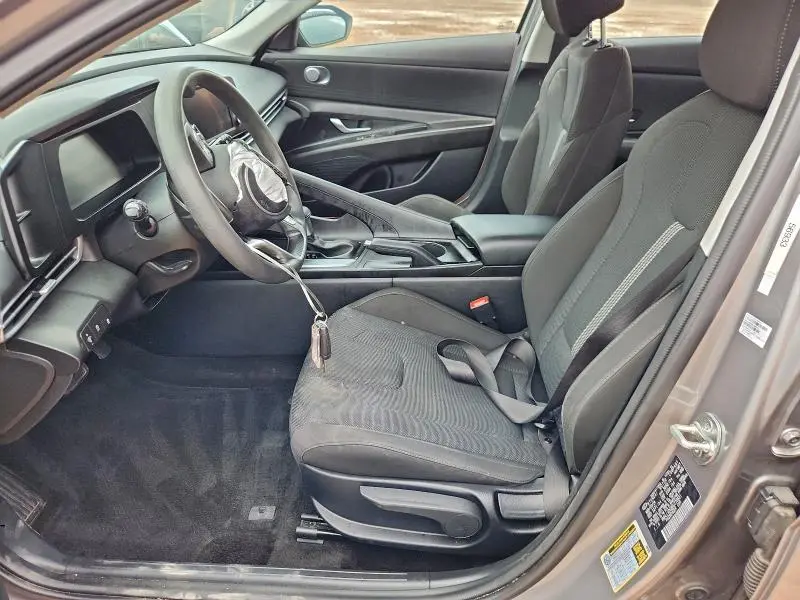 2024 HYUNDAI ELANTRA SE  