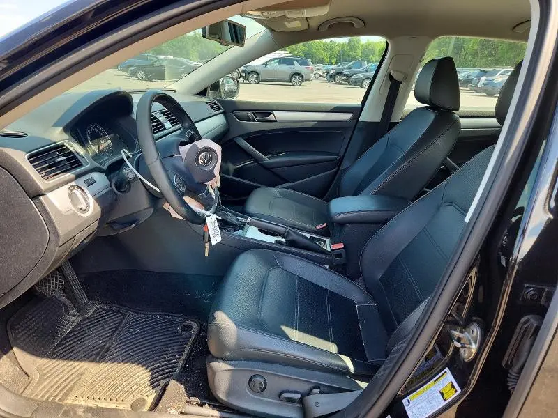 2013 VOLKSWAGEN PASSAT SE  