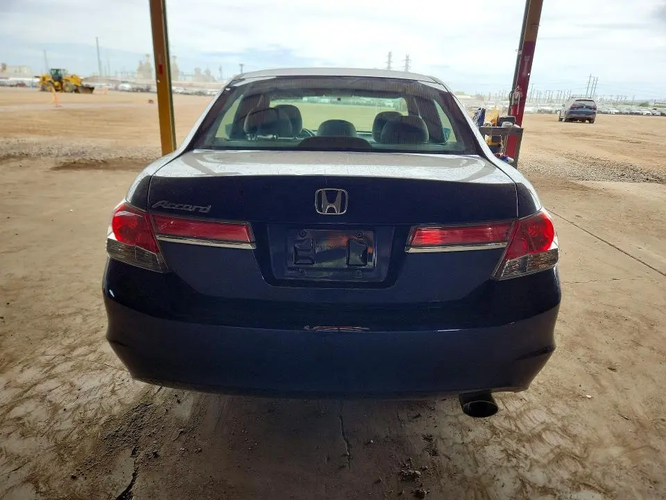 2011 HONDA ACCORD LX  