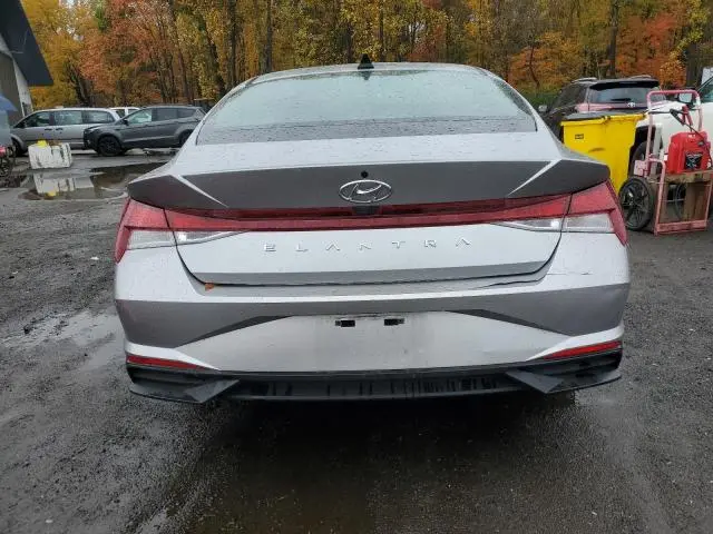 2022 HYUNDAI ELANTRA SE