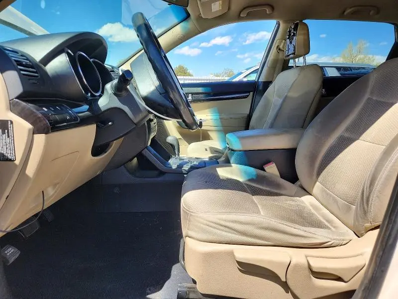 2011 KIA SORENTO LX  