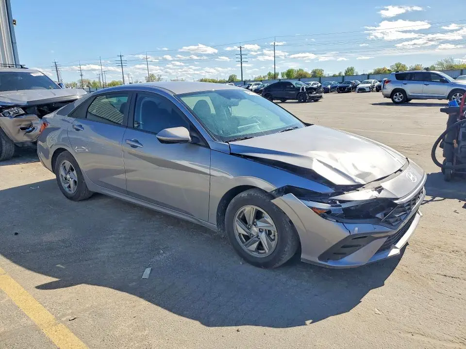 2025 HYUNDAI ELANTRA SE  