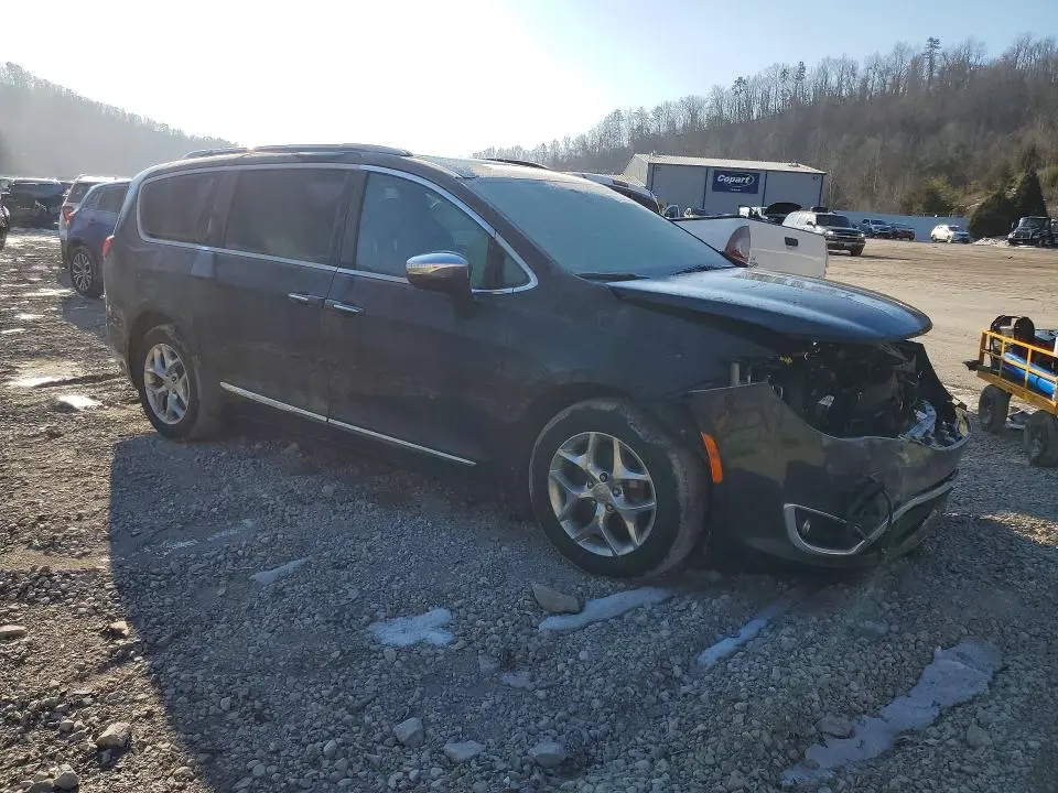 2019 CHRYSLER PACIFICA LIMITED  