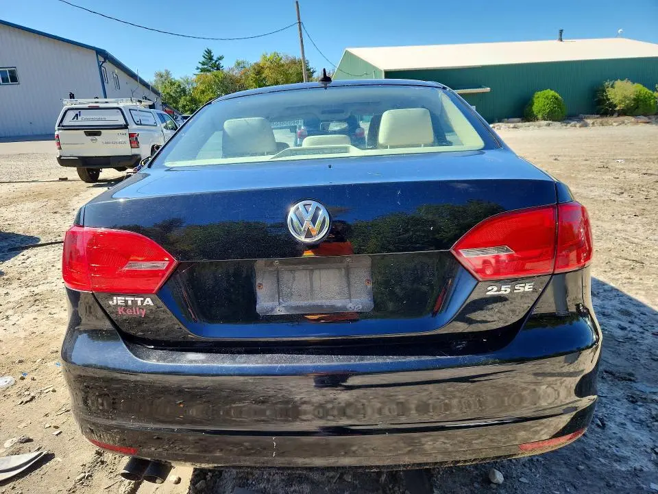 2013 VOLKSWAGEN JETTA SE  