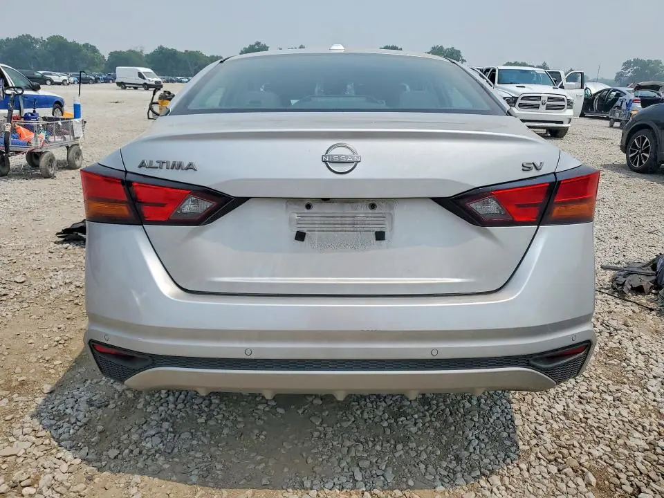 2023 NISSAN ALTIMA SV  