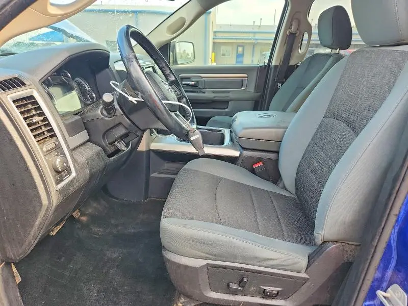 2016 RAM 1500 SLT  