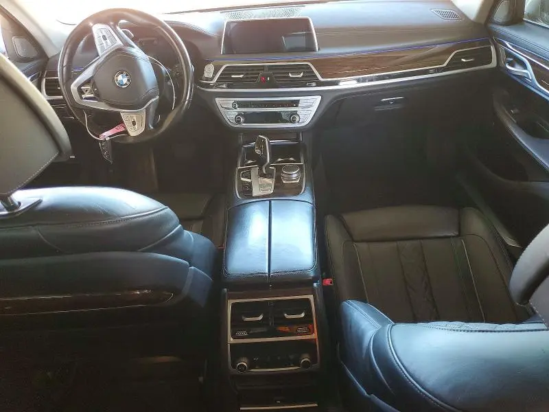 2020 BMW 750 XI  