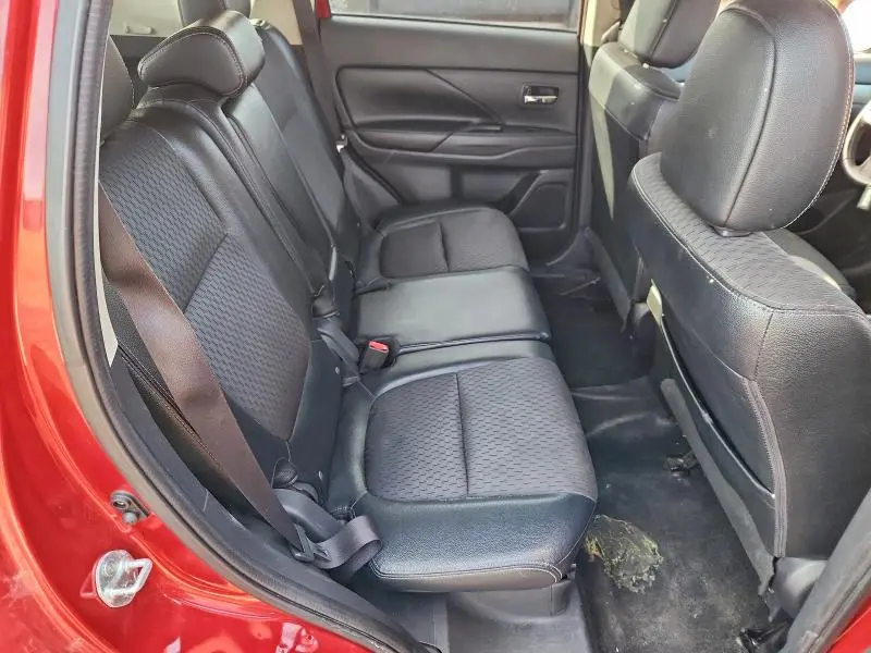 2015 MITSUBISHI OUTLANDER SE  