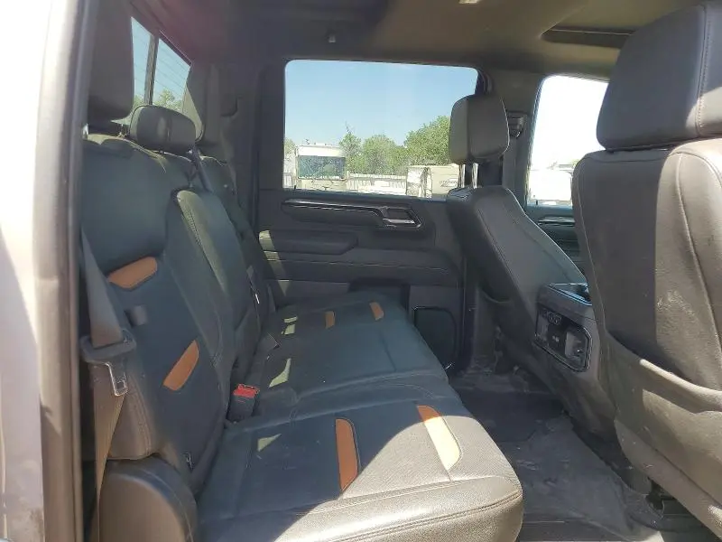 2025 GMC SIERRA K2500 AT4  