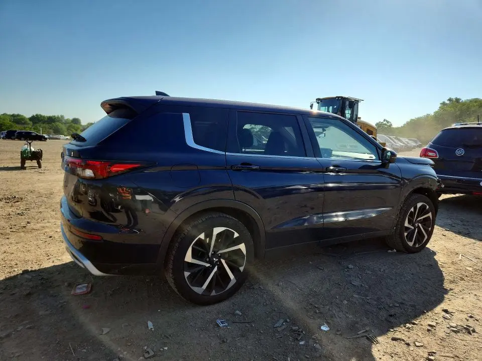 2022 MITSUBISHI OUTLANDER SE  
