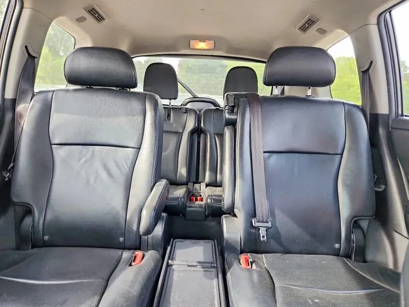 2011 TOYOTA HIGHLANDER SE  