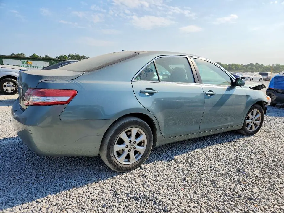 2011 TOYOTA CAMRY LE  