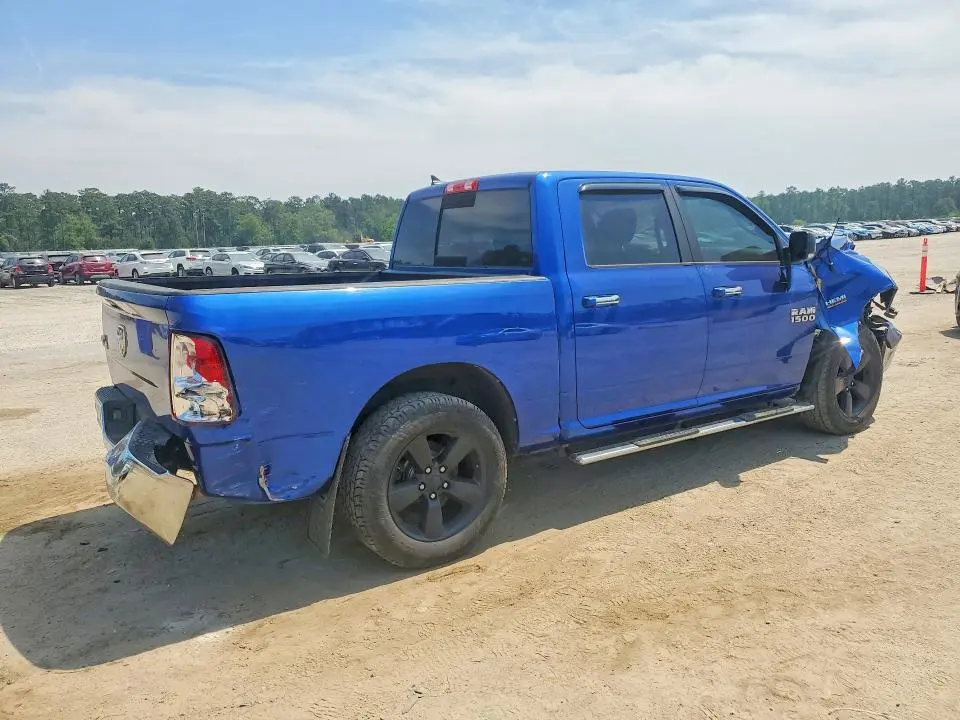 2016 RAM 1500 SLT  