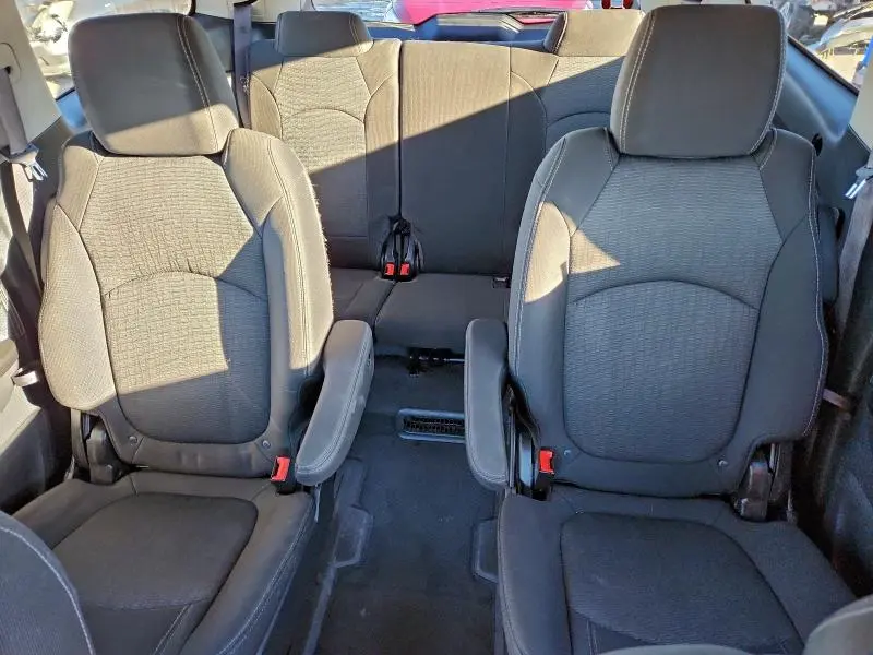 2015 CHEVROLET TRAVERSE LT  